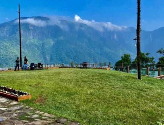 Smoky Falls Mae Fi Resort