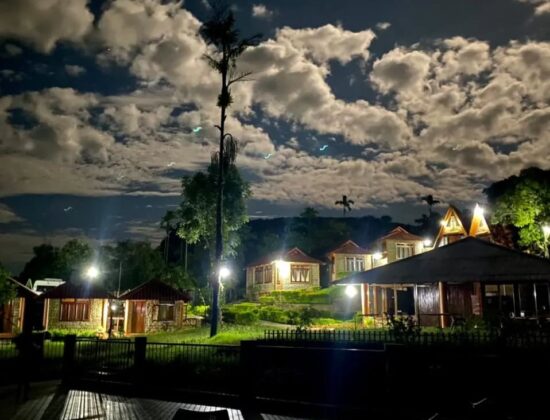 Smoky Falls Mae Fi Resort