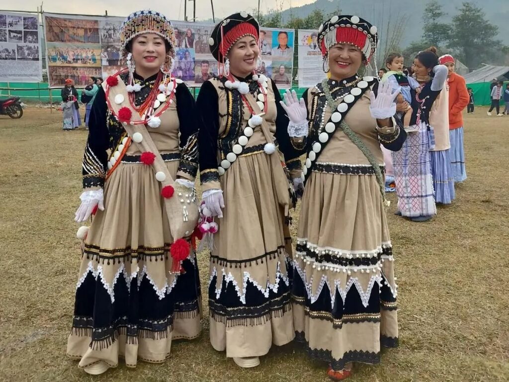 Lisu women traditional outfit Kho Shi Pai festival