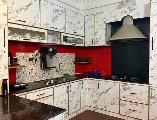 H & R Homestay
