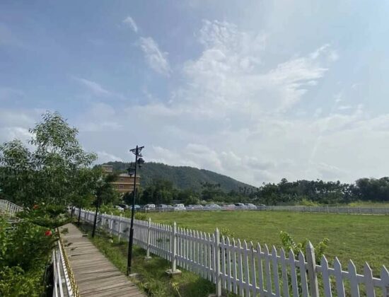 Chang's Resort & Restaurant