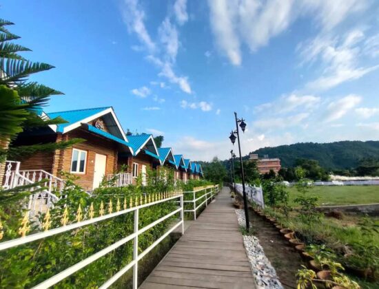 Chang's Resort & Restaurant